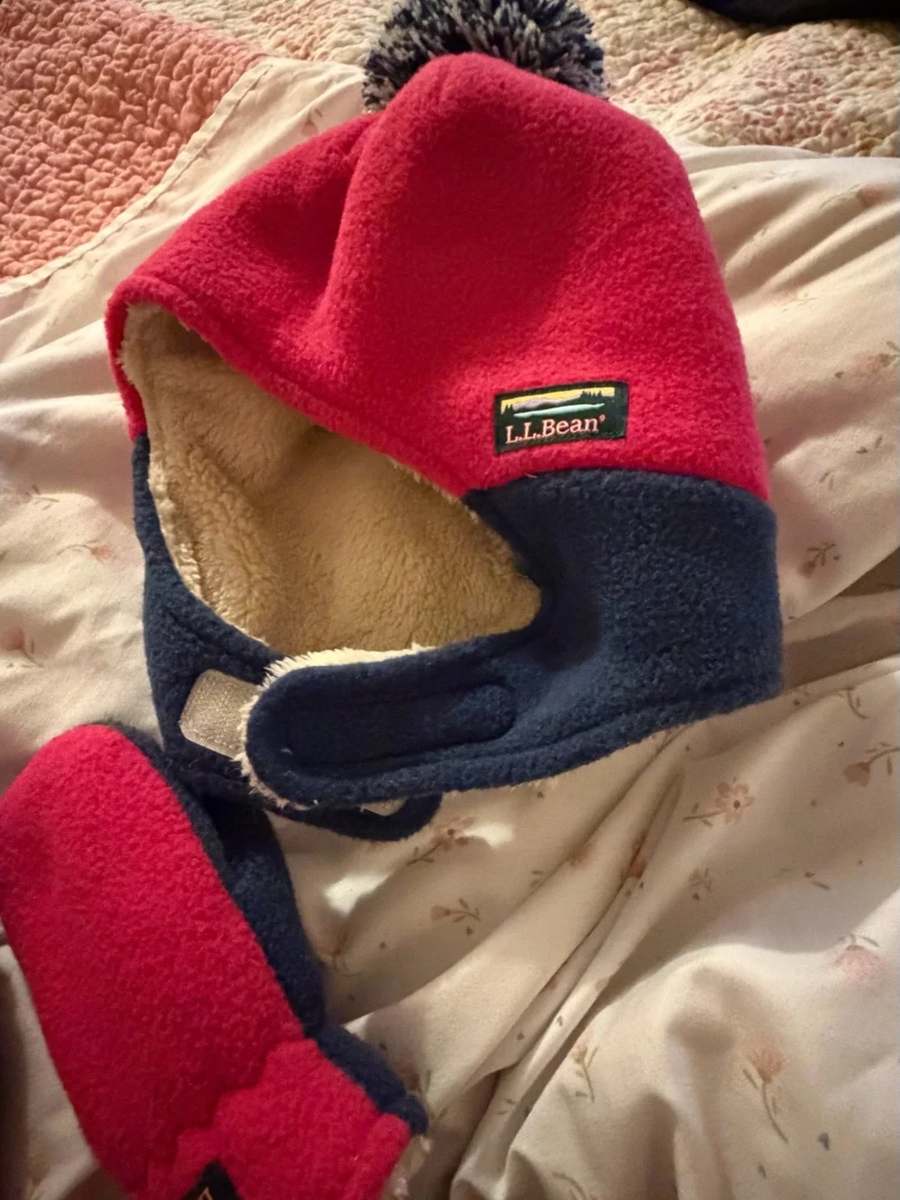 L.L. Bean infant to Toddlers' Bright Pink Fleece Mittens and Hat Set